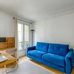 Modern Studio Close To The Champs Elysees - Paris - Welkeys
