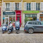 Modern Studio Close To The Champs Elysees - Paris - Welkeys