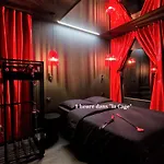 Love Hotel Avec Nuit Insolite Au Dandy Et Jacuzzi Privatise (Adults Only)