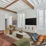 Amazing 2 Bedrooms Apartment Paris Center By Studio Prestige