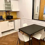 Charmant Appartement Paris 8.