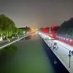 Splendid Apartment Near La Villette