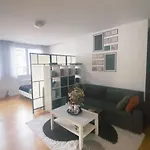 Stylish & Cosy 39M2 Studio Apartment