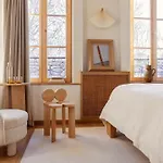 Elysee Montmartre Hotel