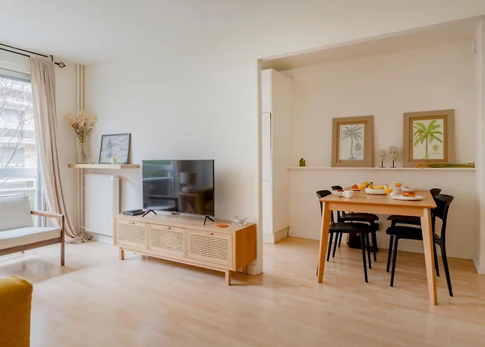 Paris Arsonval Design Residence