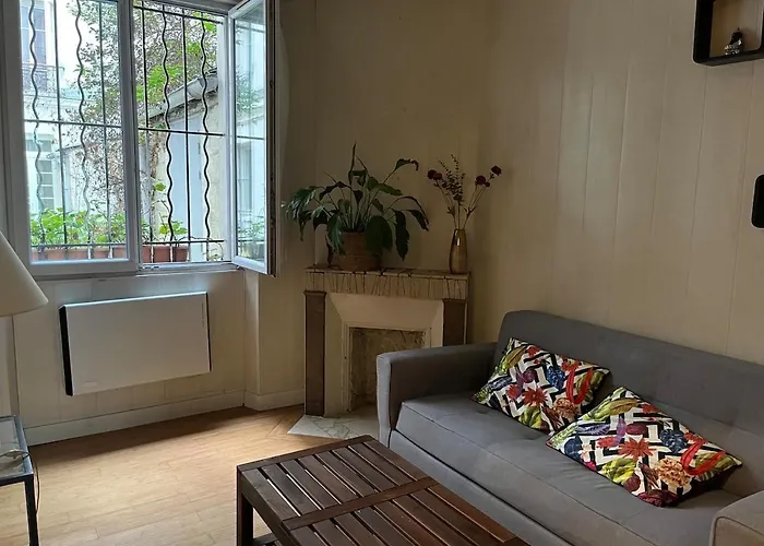 Appartement Charmant A Paris 20 Eme