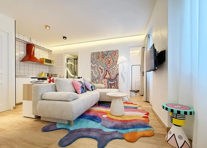 Pop Art & Vibrant Parisian Flat