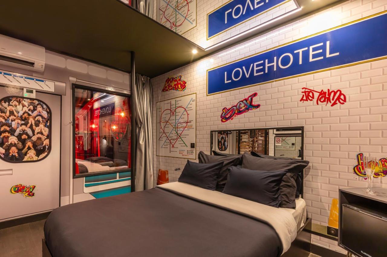 Avec Nuit Insolite Au Dandy Et Jacuzzi Privatise (adults Only) *