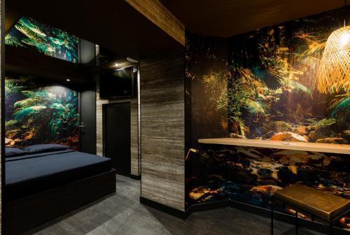 Liebeshotel Avec Nuit Insolite Au Dandy Et Jacuzzi Privatise (adults Only)
