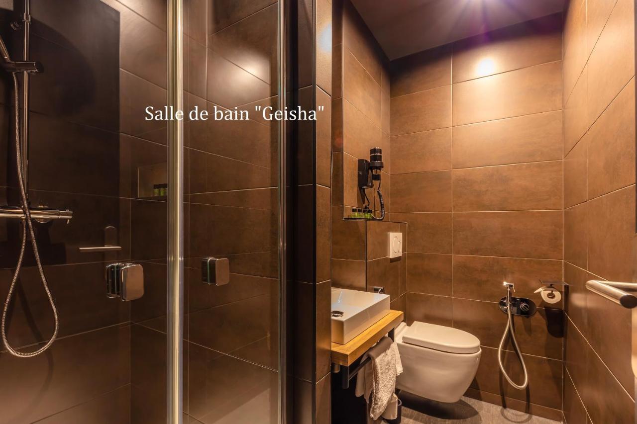 Liebeshotel Avec Nuit Insolite Au Dandy Et Jacuzzi Privatise (adults Only) Paris