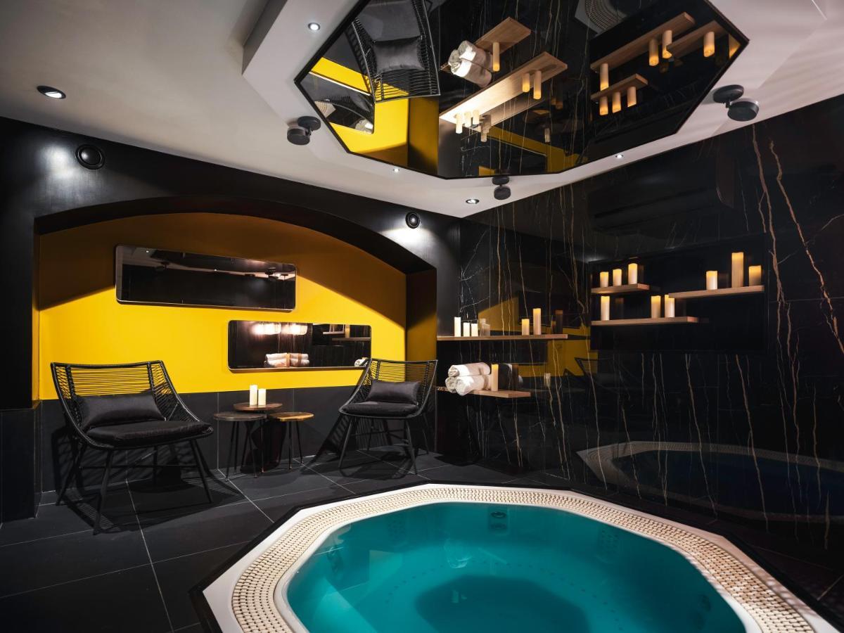 Avec Nuit Insolite Au Dandy Et Jacuzzi Privatise (adults Only) *