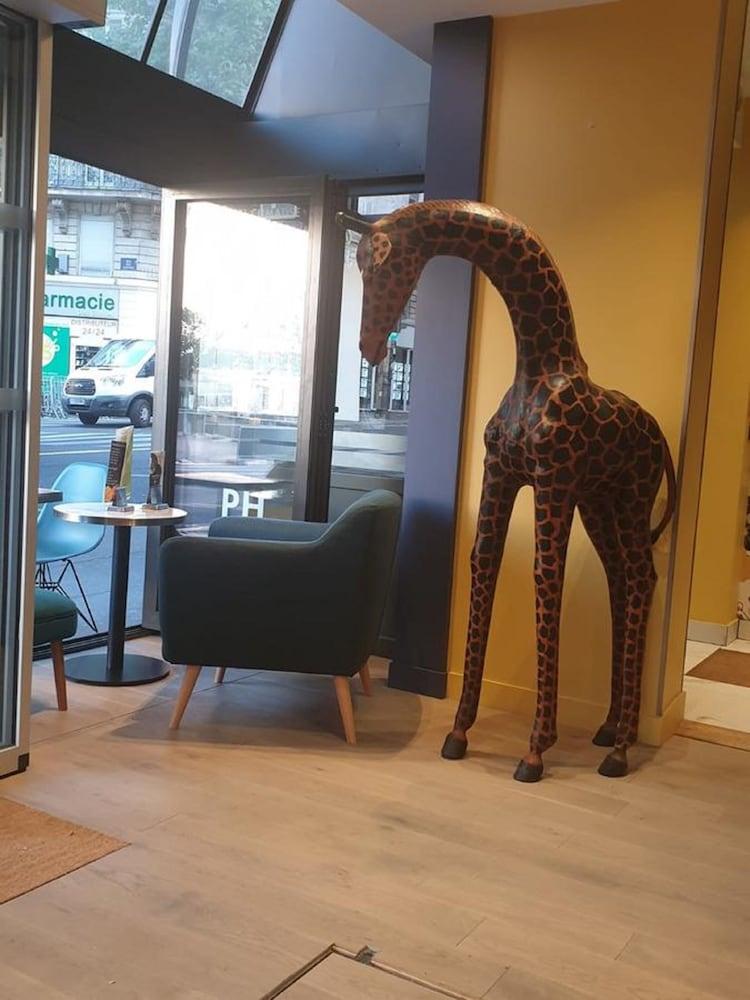 Hotel Panam Gambetta- Place Gambetta-mairie De Gambetta Paris