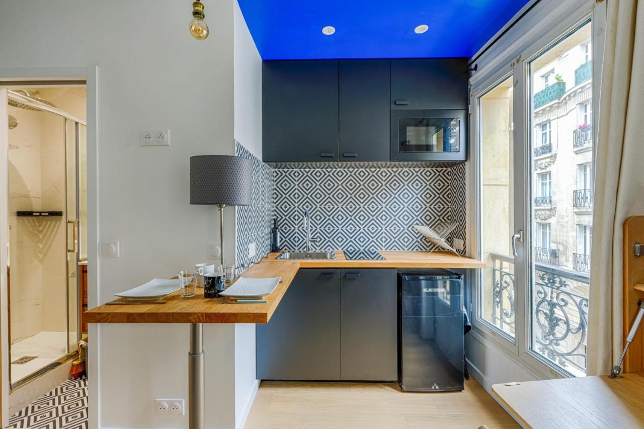 Modern Close To The Champs Elysees - - Welkeys