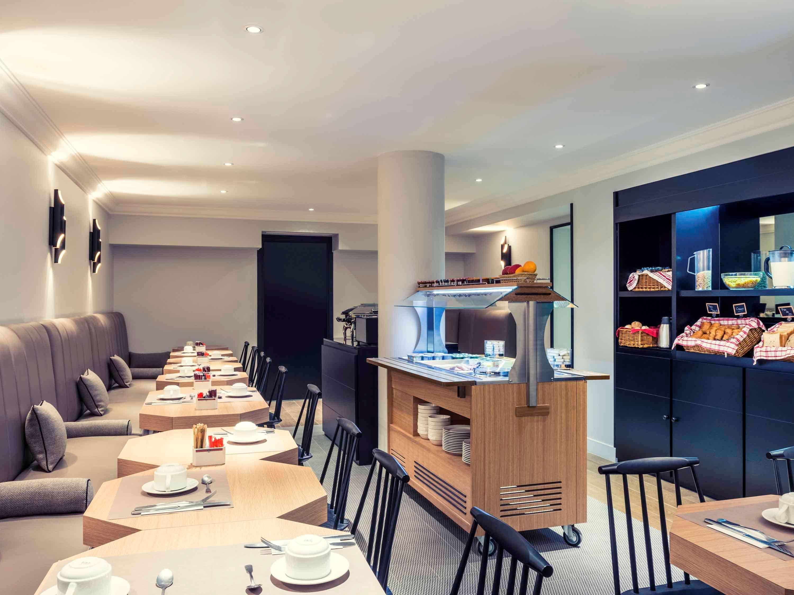 Mercure Arc De Triomphe Wagram Hotel