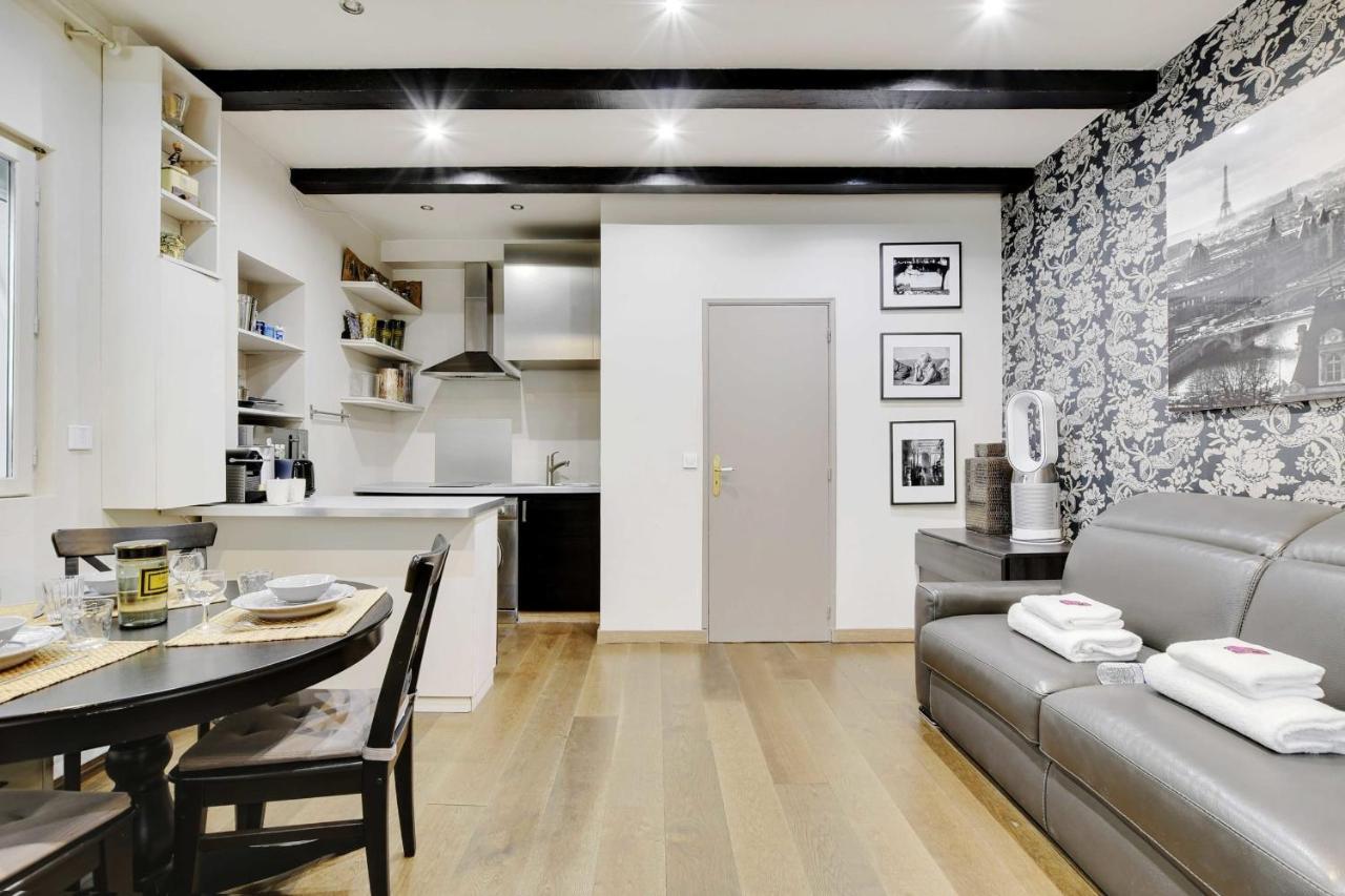 Charming Apt In An Exceptional Location In The Heart Of -louvre Apartment Paris