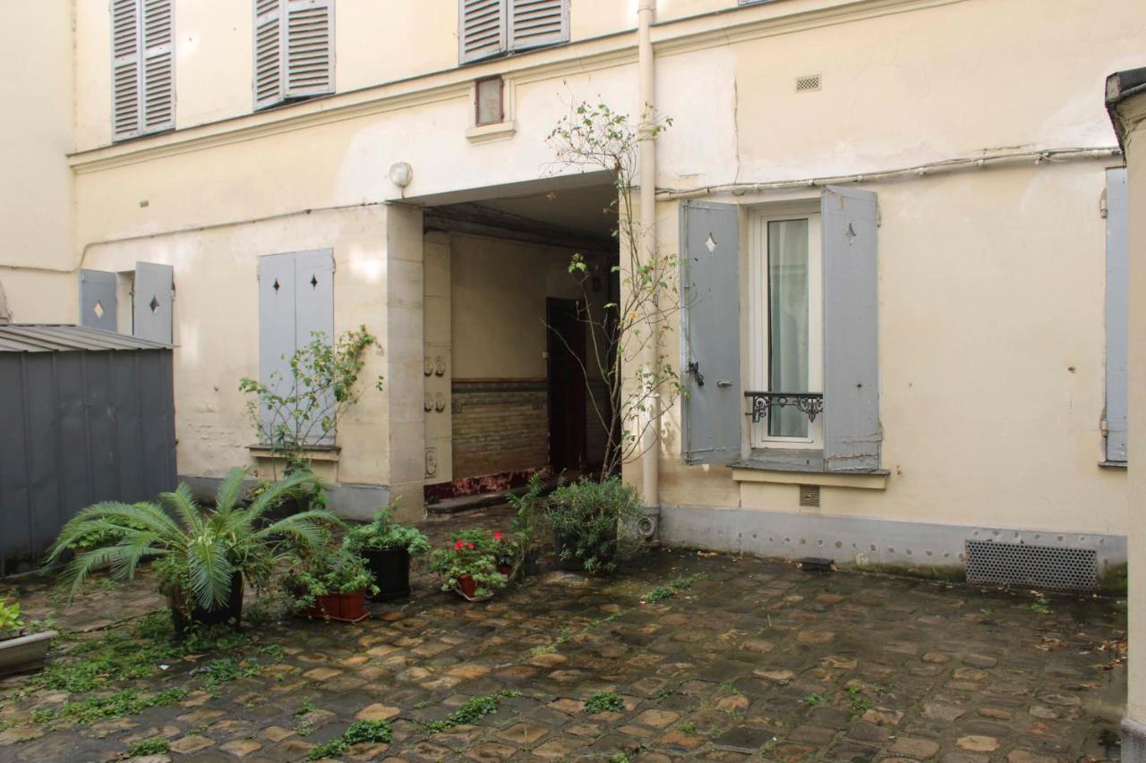 Apartment Bright 40 M In 17th District *