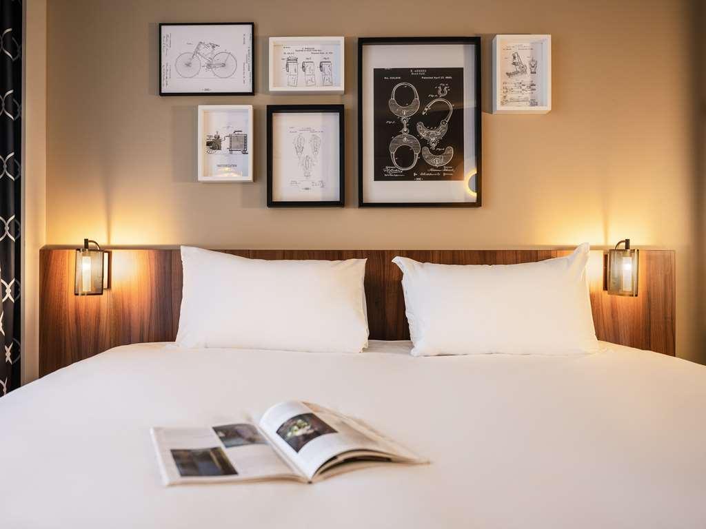 Hotel Mercure Montparnasse Pasteur 4*