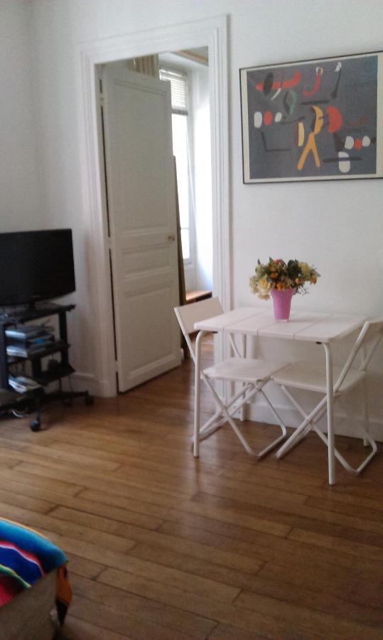 2 Pieces Faubourg Saint Germain 7 *