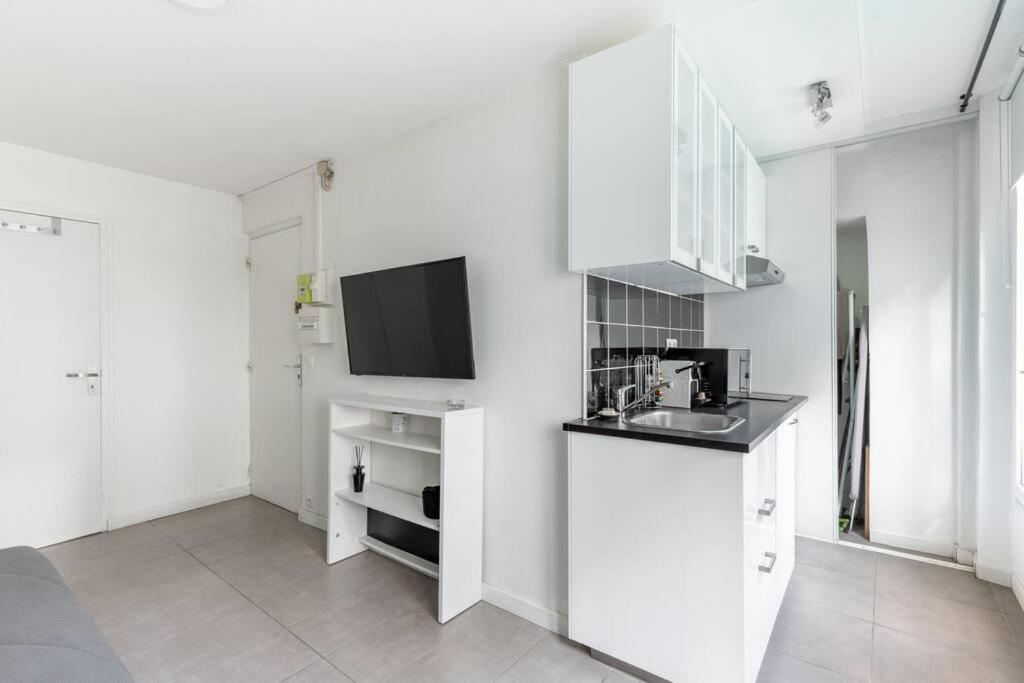 Menilmontant Pere-lachaise 1br-4p * Paris