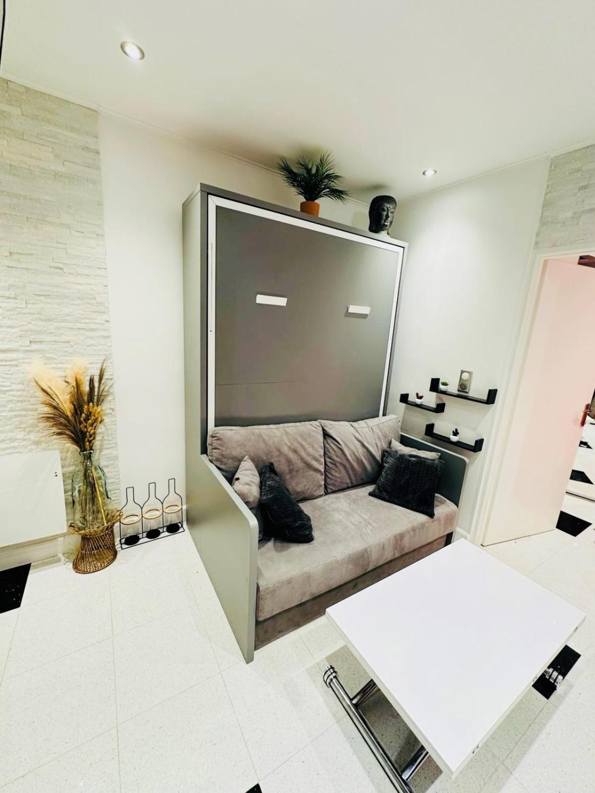 Roli Apartment