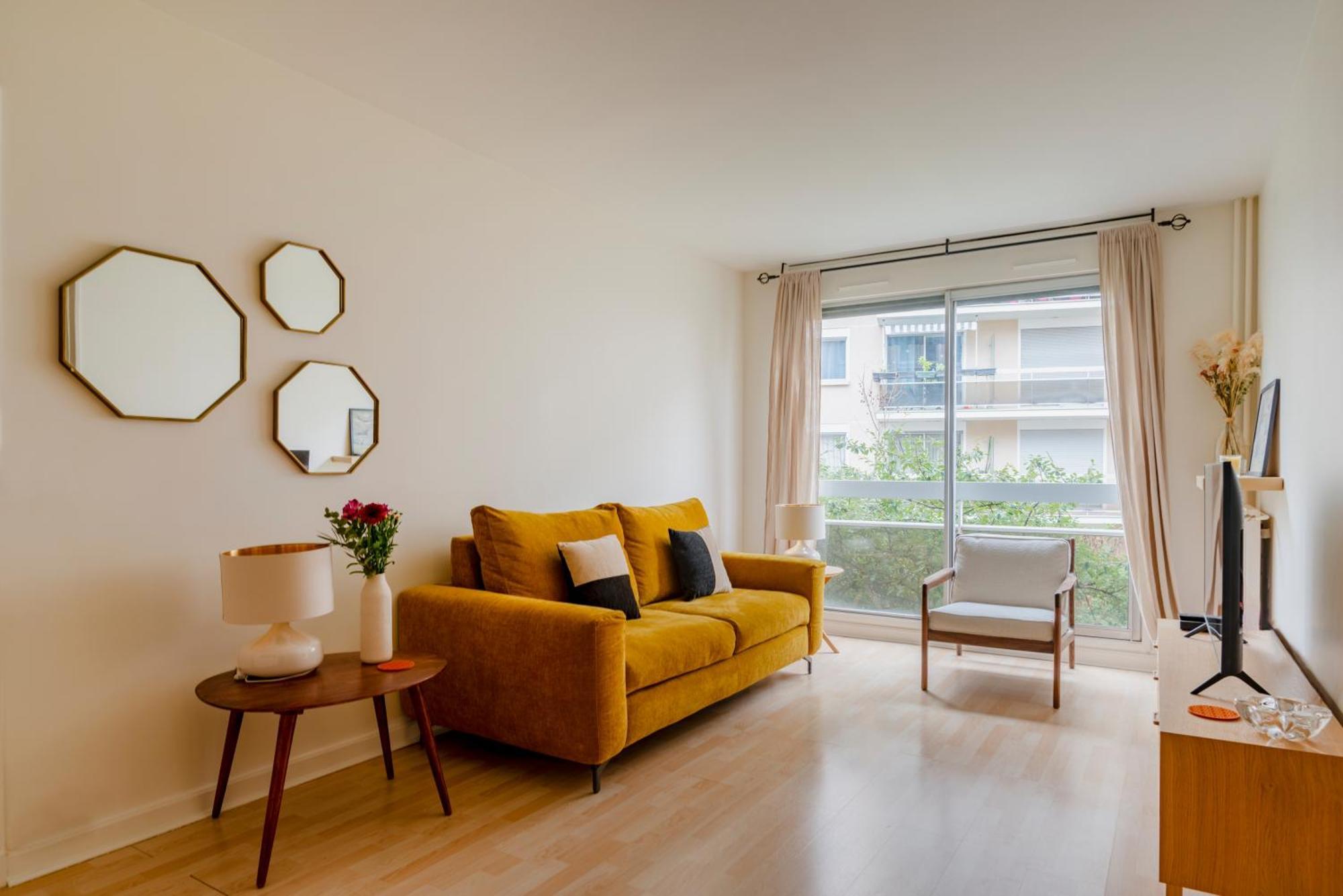 Apartment Arsonval Design Paris