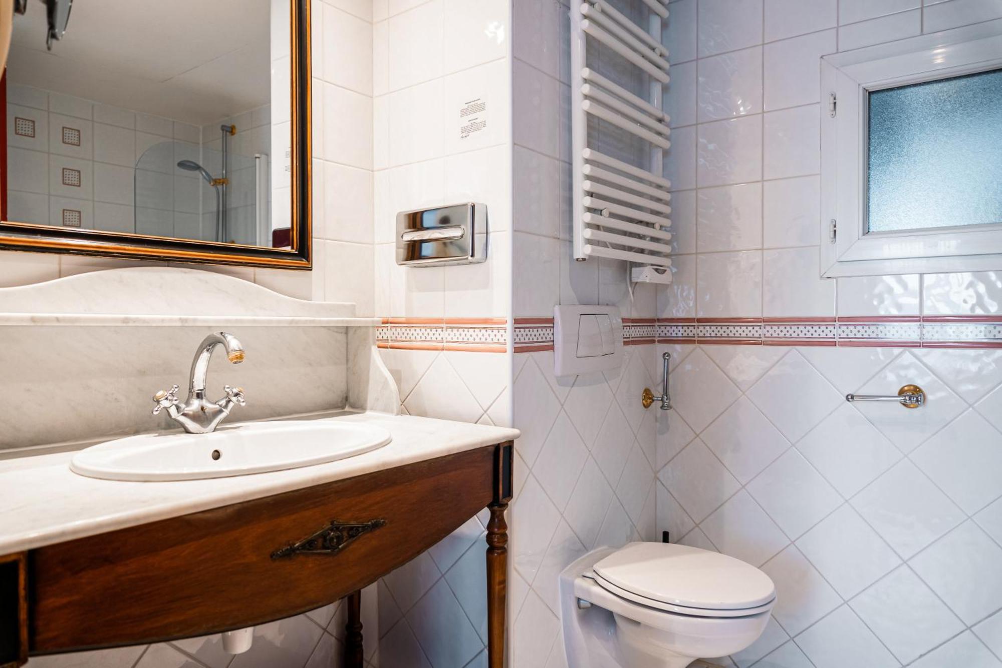 Hotel Eugénie Paris