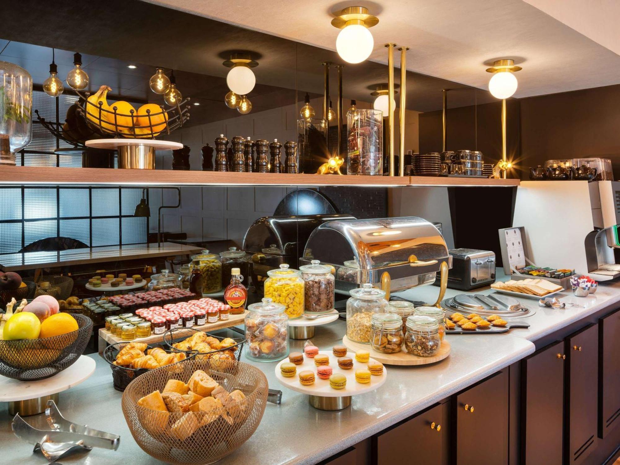 Mercure Montparnasse Pasteur Hotel 4*