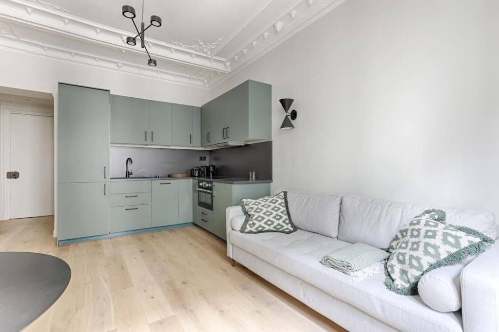 Apartment Folie Mericourt Republique 2 Charming 2br