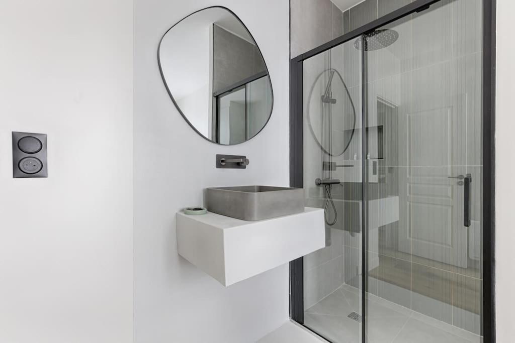 Apartment Folie Mericourt Republique 2 Charming 2br