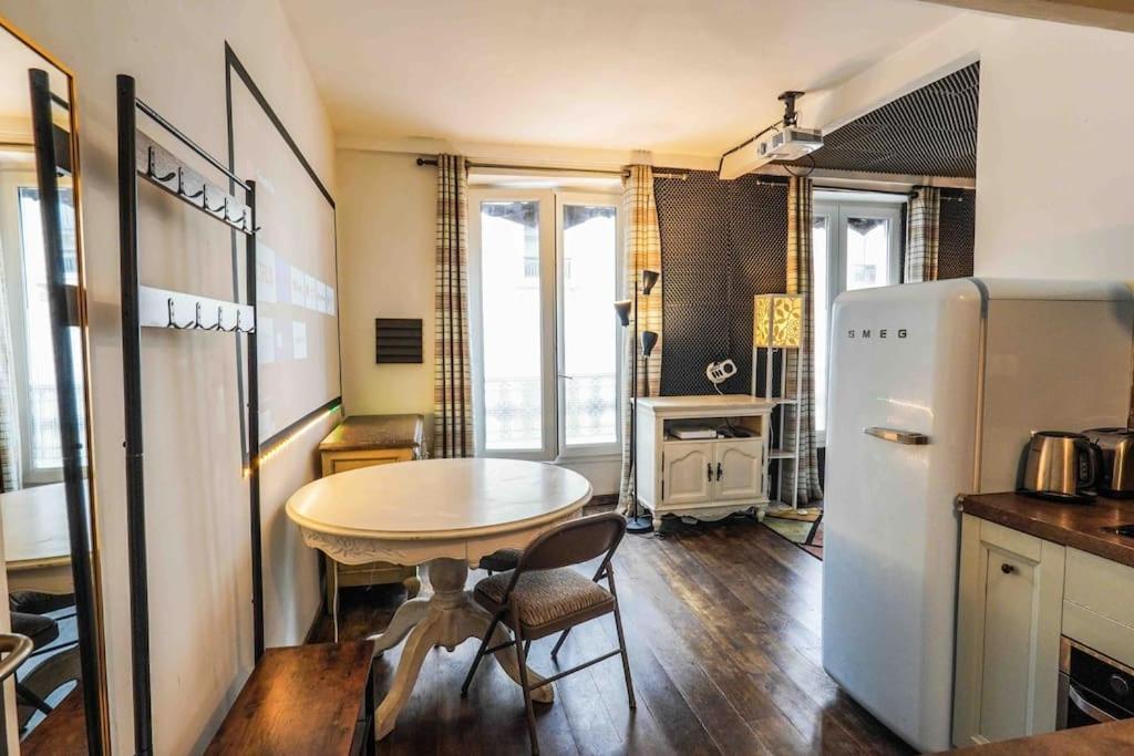With Cinema@paris Chatelet Appartement