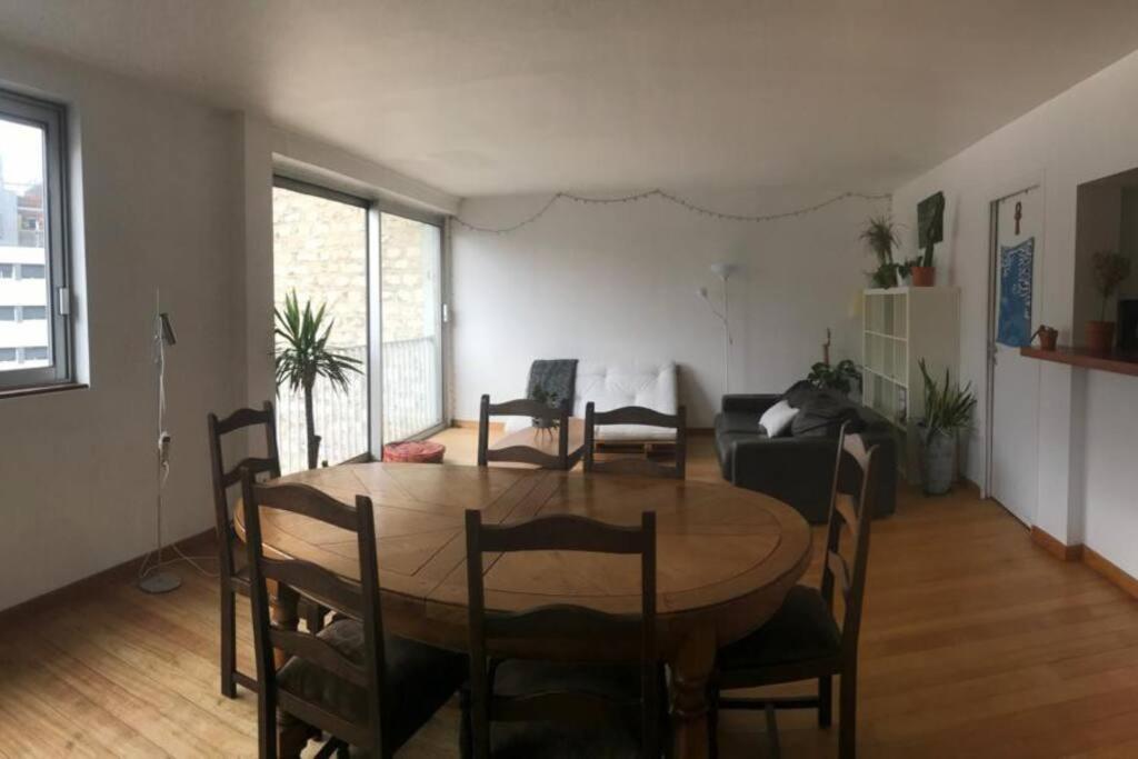 Luxury Centric Flat In Apartment *