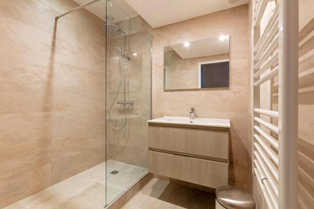 6pers#3 Bedrooms#2 Bathrooms#paris 19 * Paris