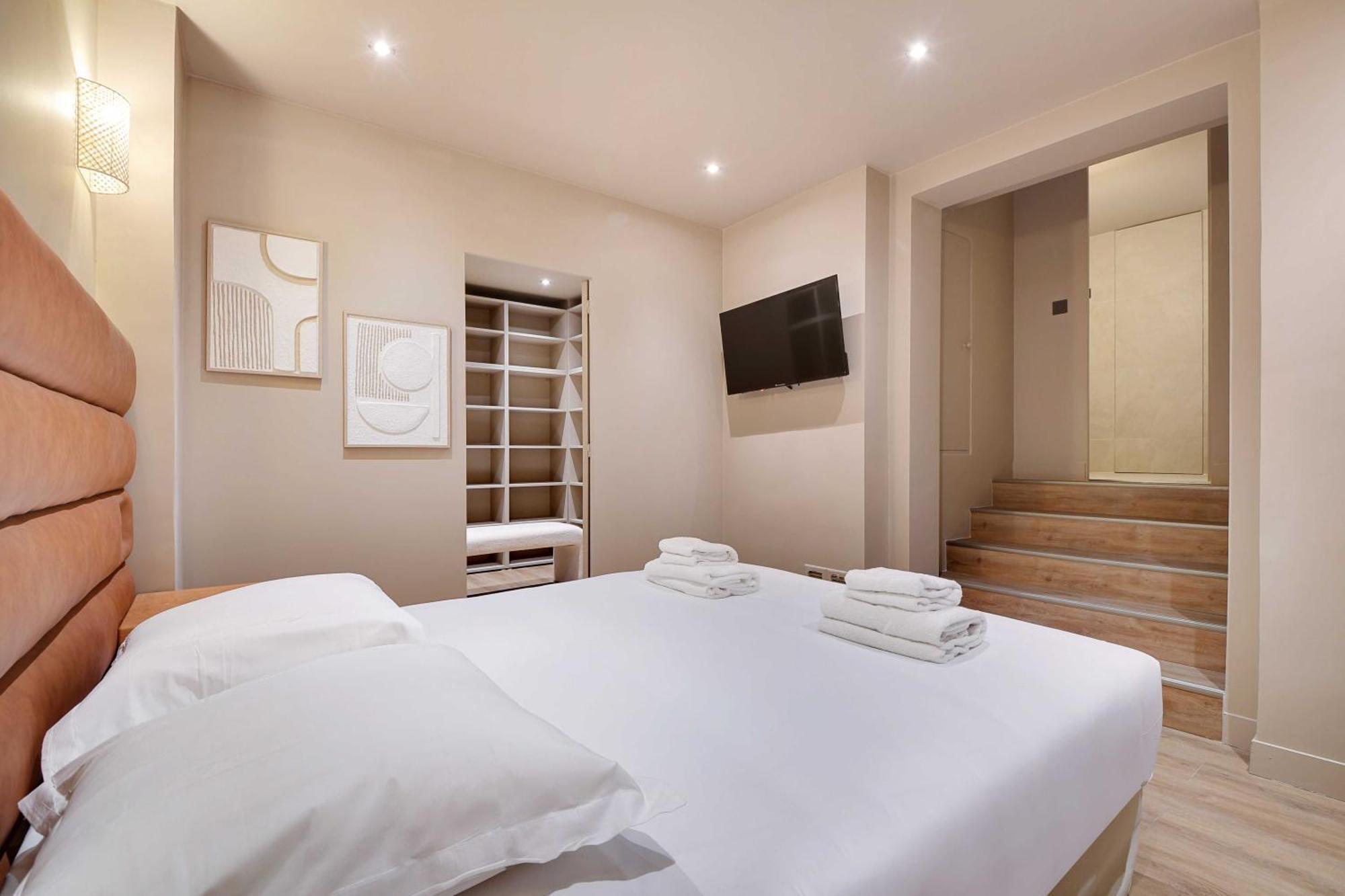 Elegant - 5bd-12p - Heart Of 'le Marais' Paris