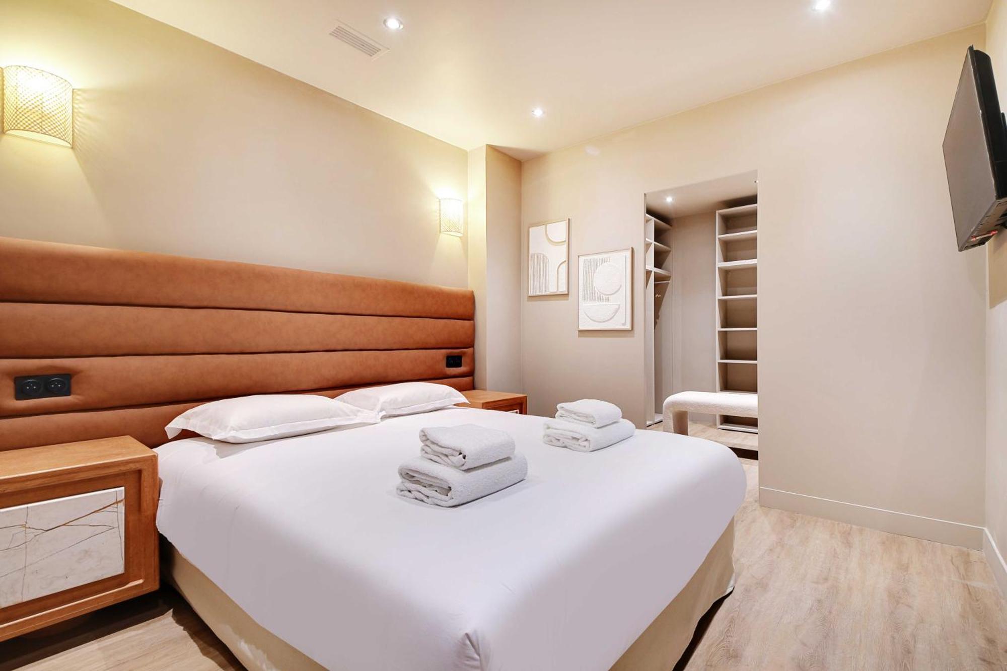 Elegant - 5bd-12p - Heart Of 'le Marais' Apartment *