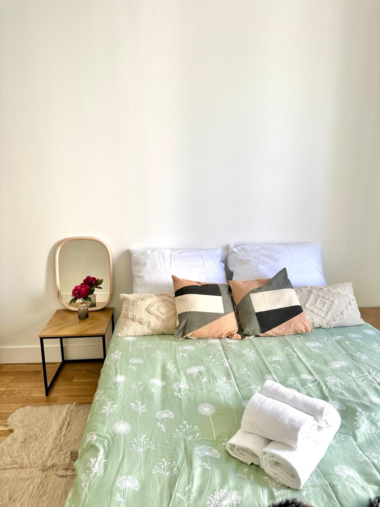 Studio Renove De Charme - Canal Saint Martin Apartment