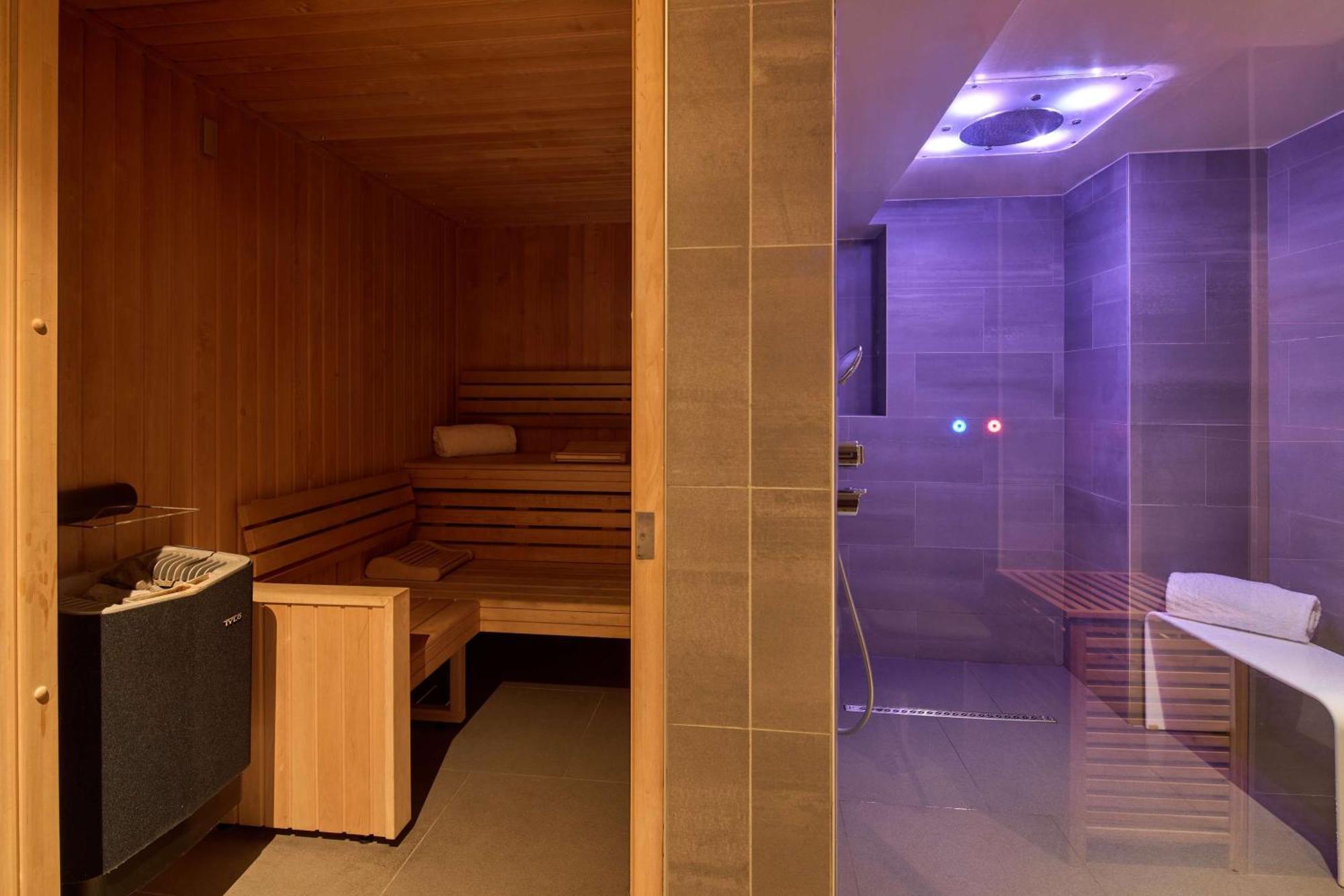 Western La Demeure Hotel 4*