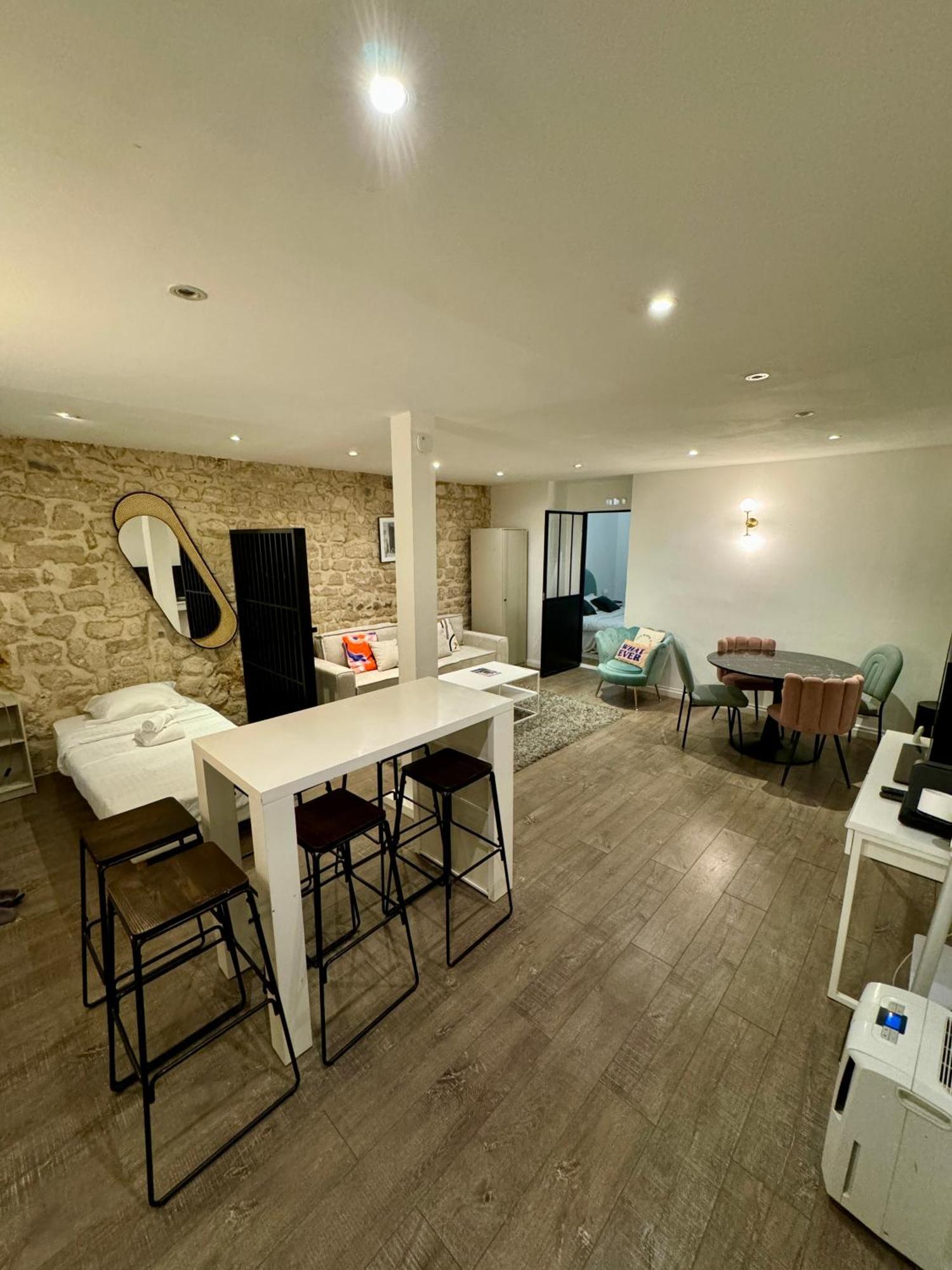 Apartment Temple Paris