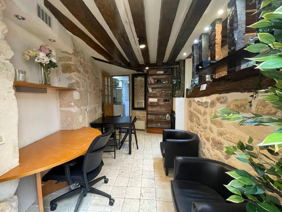 Charming Rue St Andre Des Arts Paris
