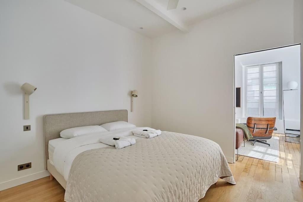Amazing 2 Bedrooms Center By Prestige Apartment