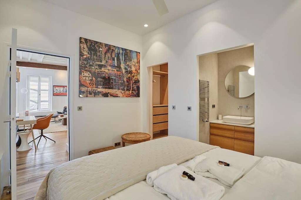 Amazing 2 Bedrooms Center By Prestige Apartment Paris