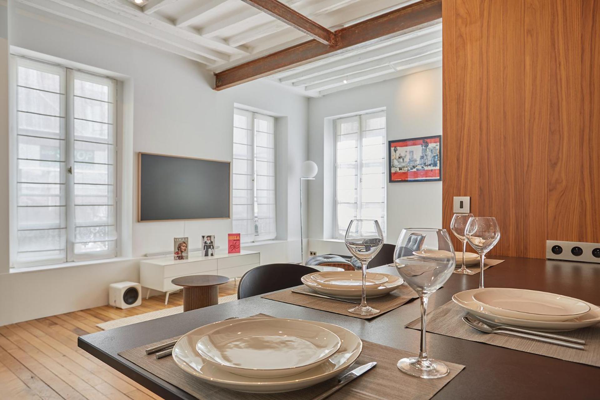 Amazing 2 Bedrooms Center By Prestige Paris