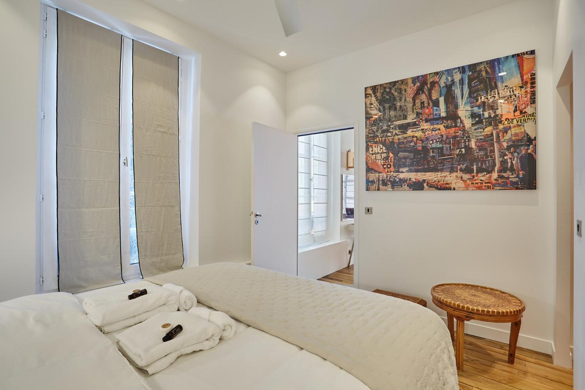 Amazing 2 Bedrooms Center By Prestige Apartment *