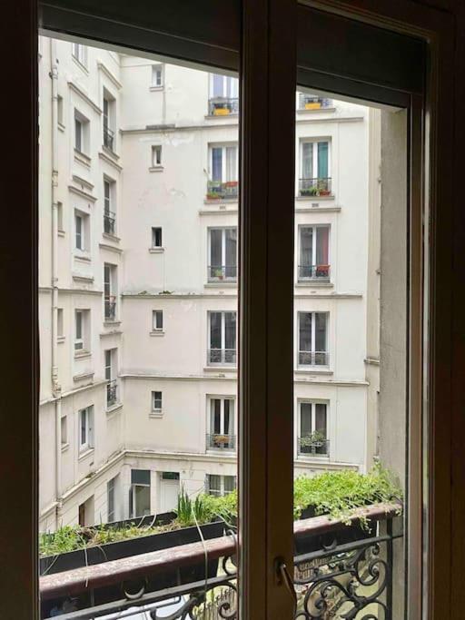 Apartment De Charme Pres Montmartre Paris