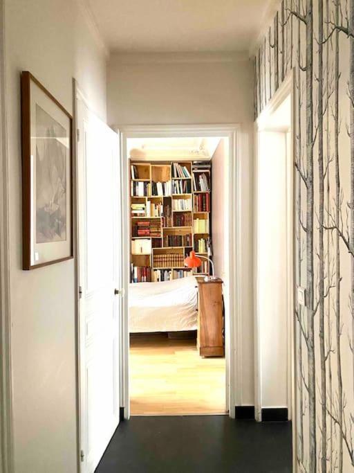 De Charme Pres Montmartre Apartment