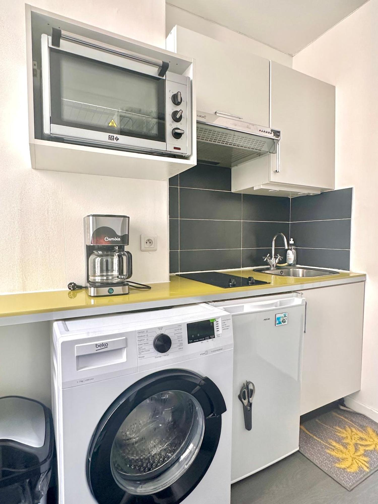 Comfortable And Secure Montmartre Berthe Appartement Paris