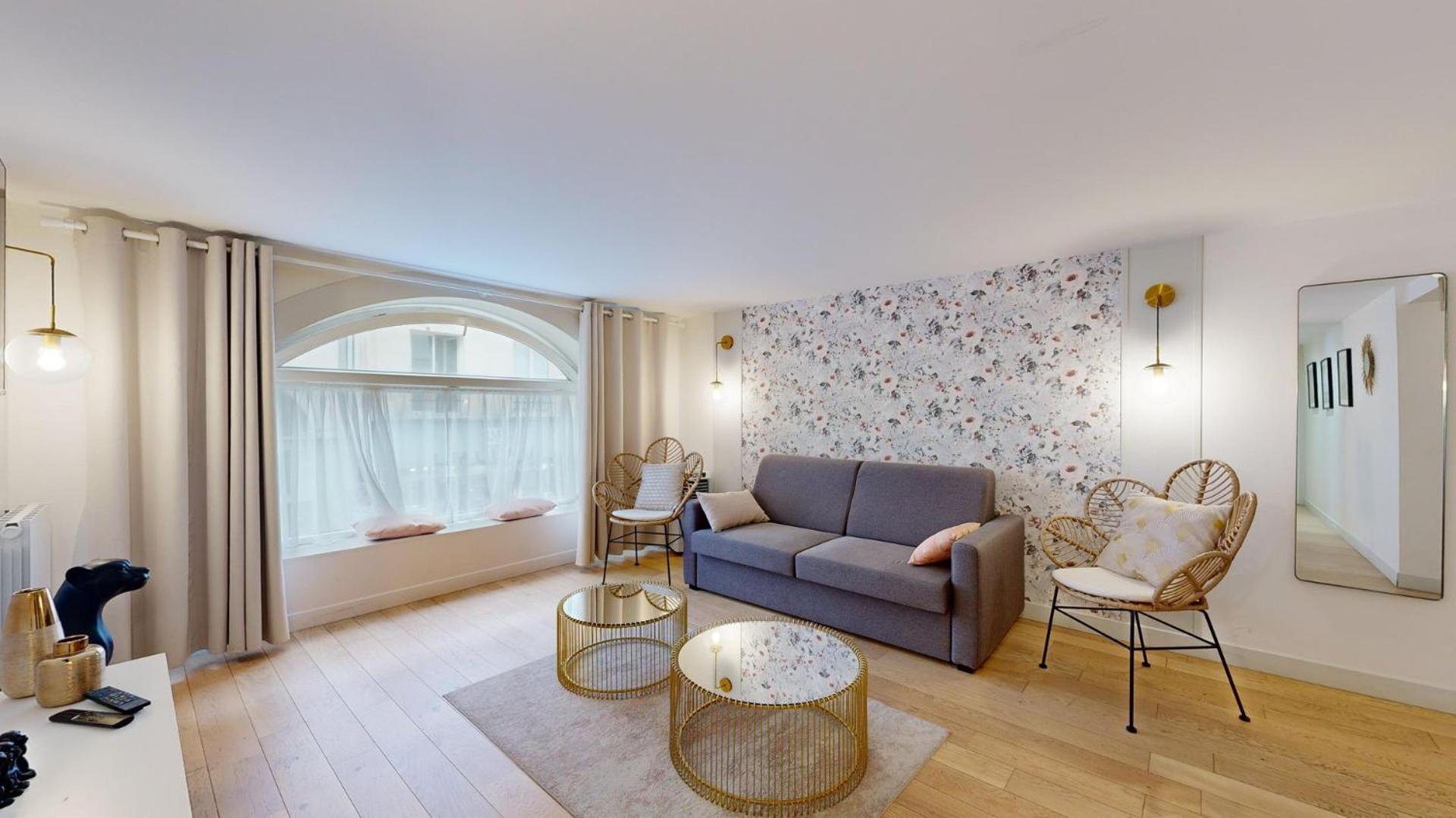 230 Mayfair - Superb In * Paris