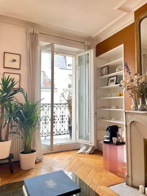 Parishome! Double Balcony, Art & Designer Touches Appartement Paris