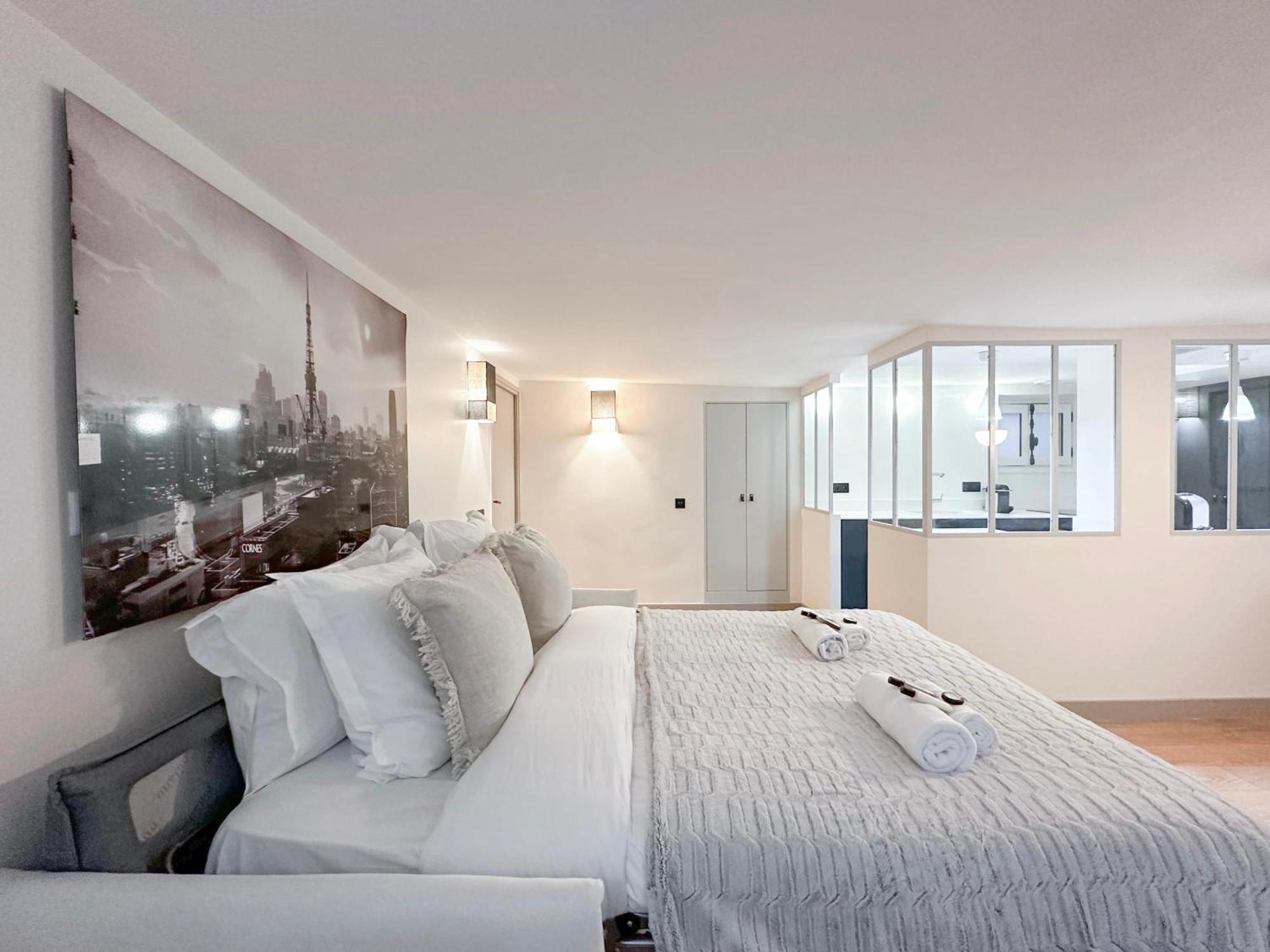 Luxurious Family Near Luxembourg Apartment