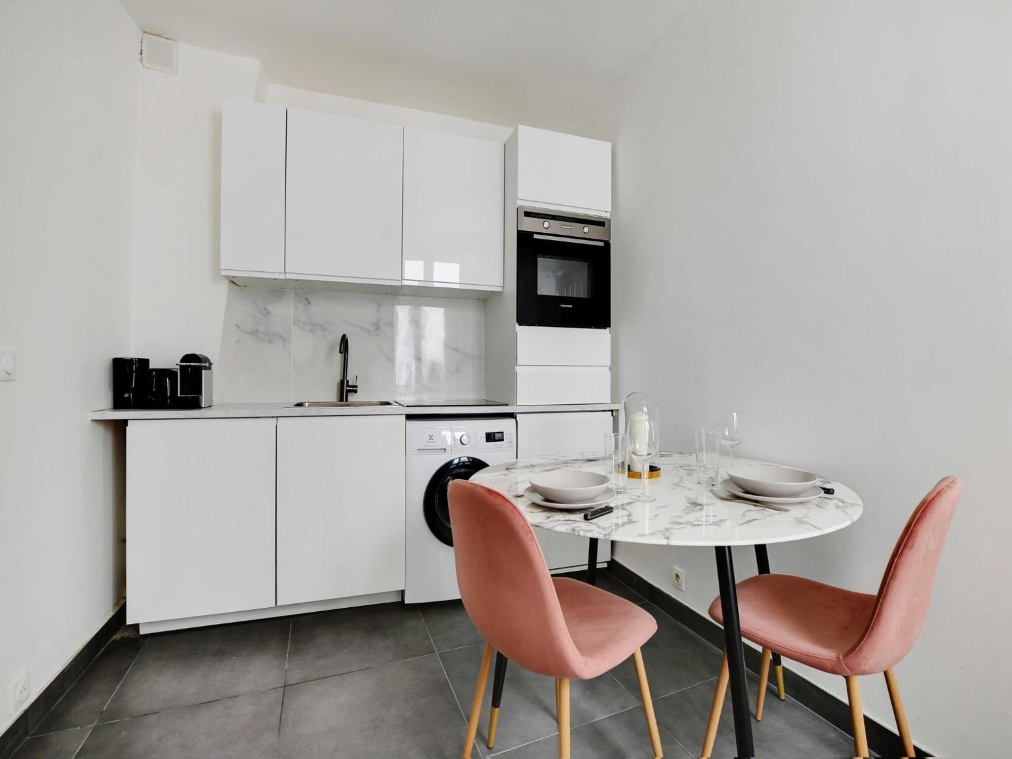 2pers - 20th Ard - Mobility Lease Apartment *