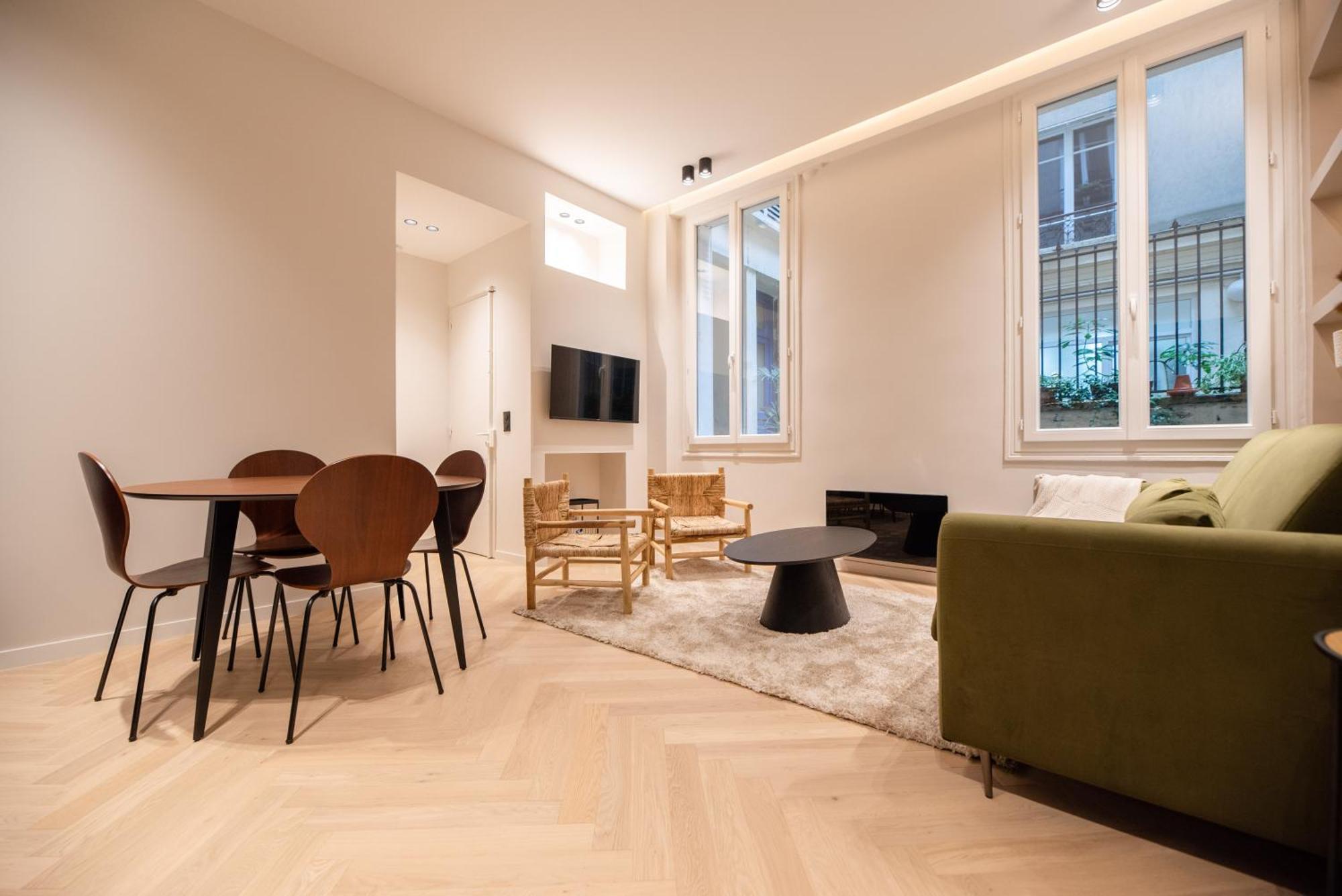 Cia - Marguerite De Rochechouart Paris